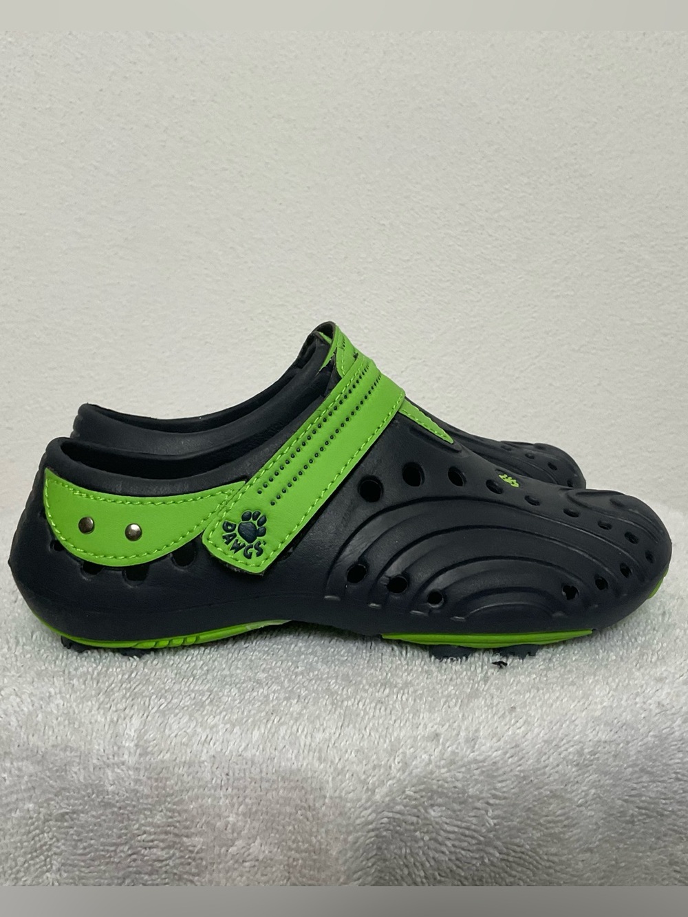 Dawgs Spirit Black, Green Rubber Perforated Golf Shoes Size 13 Kid's Outdoor
